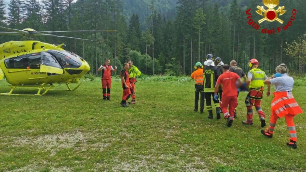 Paura al campo scout, minorenne colpita da una trave: ferita - 