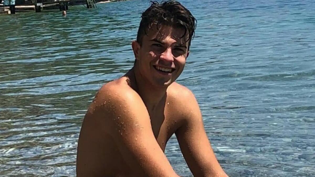 Investe con la moto una 22enne sulle strisce pedonali, poi si schianta: morto il centauro Simone Matterazzo - 