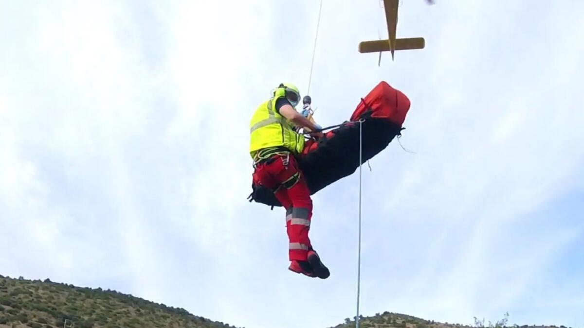 Precipita poco dopo il lancio con il parapendio dal monte Cuarnan: è gravissimo - 