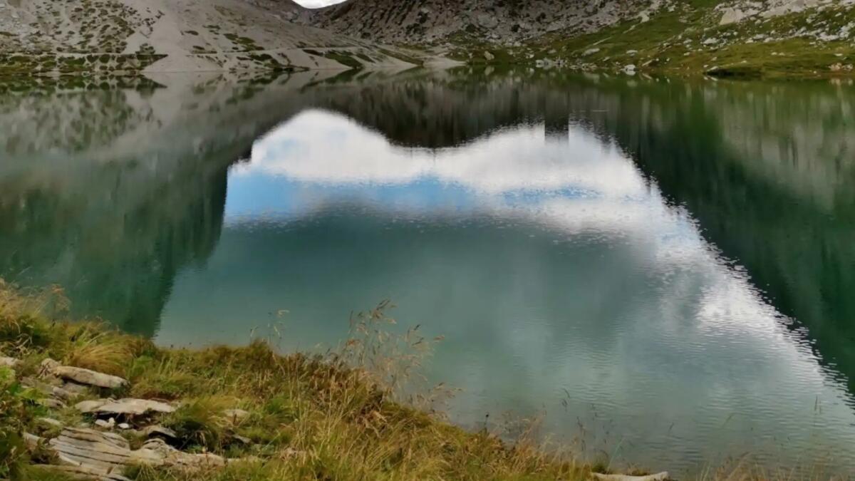 Tragedia a Forni Avoltri: un giovane annega nel laghetto - 