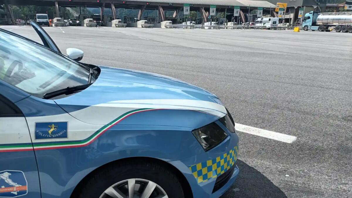 C'è troppa coda ed imboccano l'autostrada contromano: nei guai due austriache - 