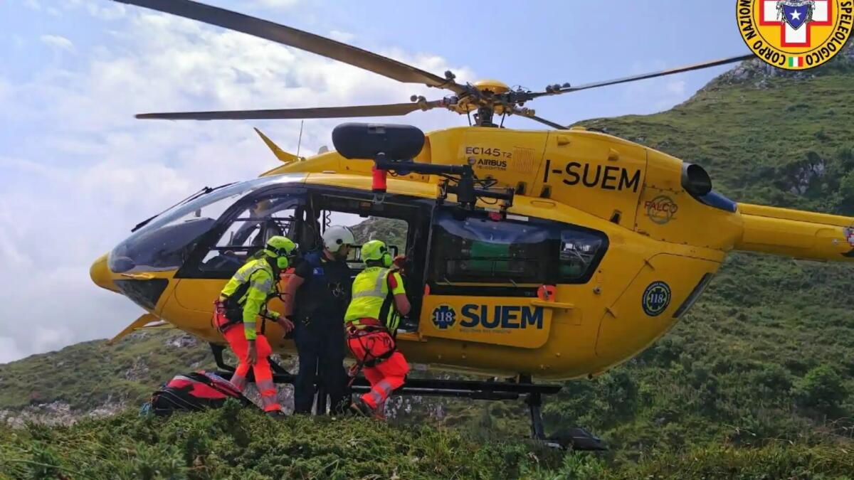 Accusa un malore e precipita dal sentiero: 52enne morto sul colpo - 