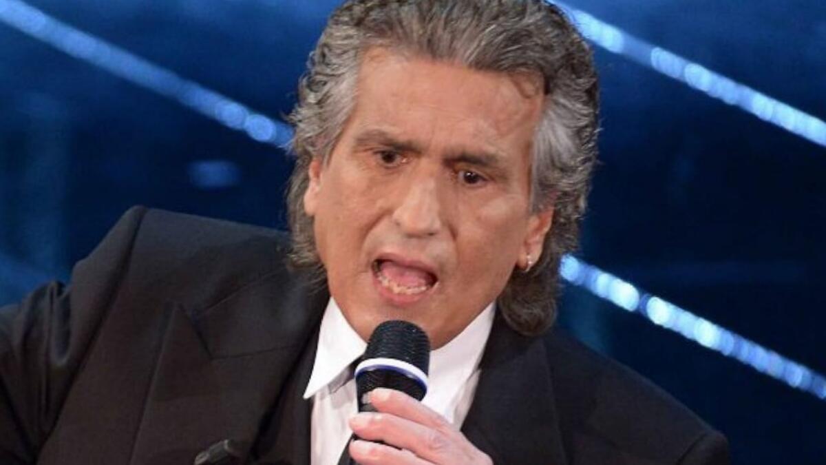 È morto Toto Cotugno, addio all'icona della canzone italiana - 