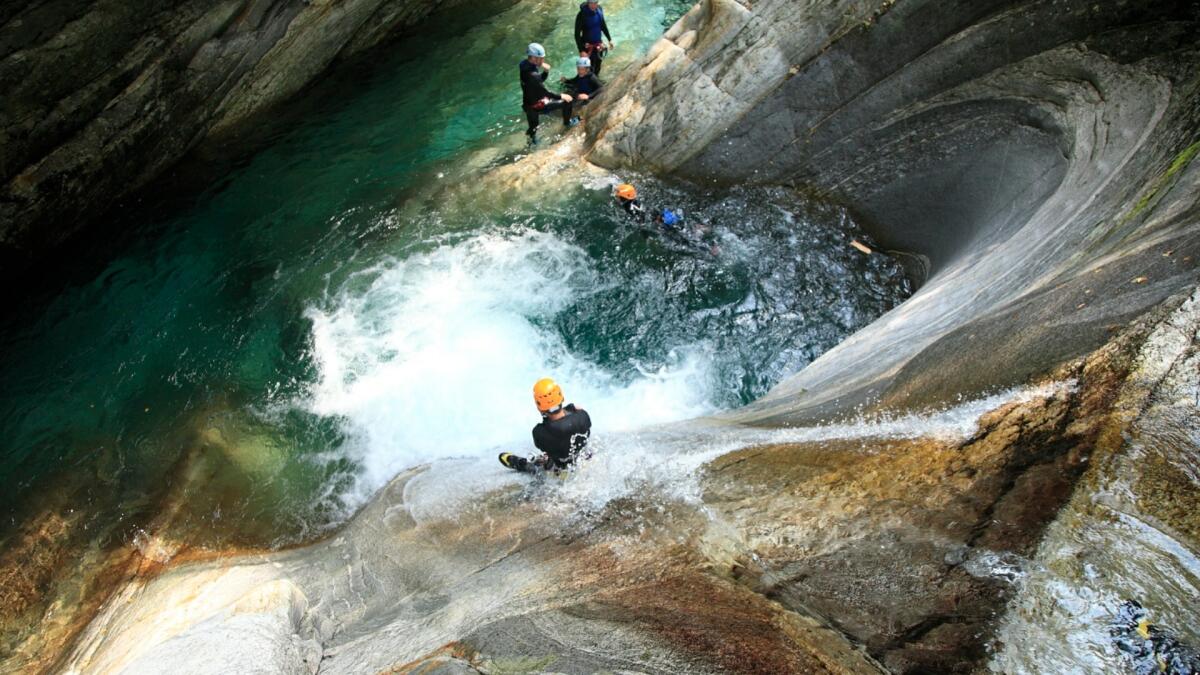 Canyoning mortale, escursionista rimane bloccato con la corda e muore annegato - 