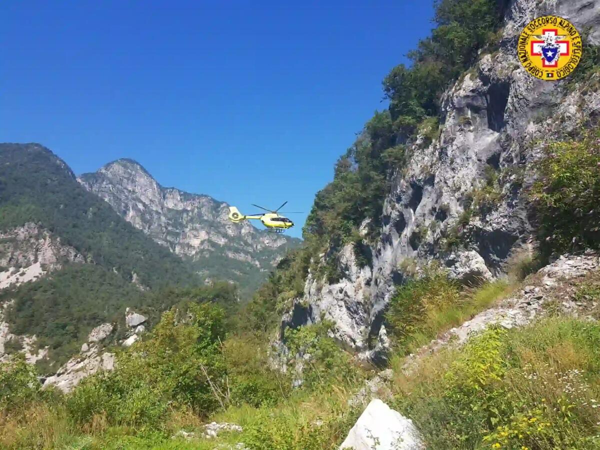 Malore in ferrata: soccorso con l'elicottero un uomo a Meduno - 