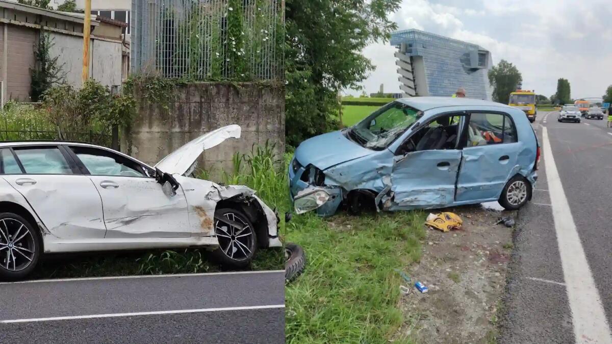 Grave scontro tra due auto in Tangenziale a Tavagnacco: un ferito grave - 