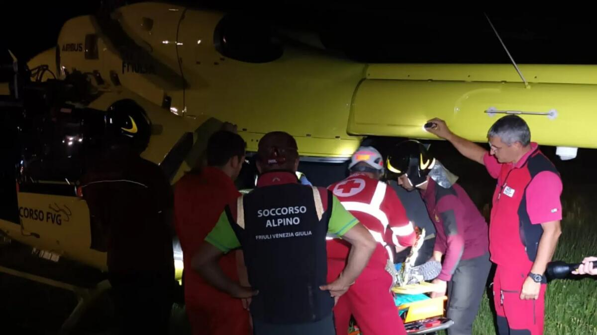 Cercatore di funghi cade in un canale: ritrovato nella notte - 