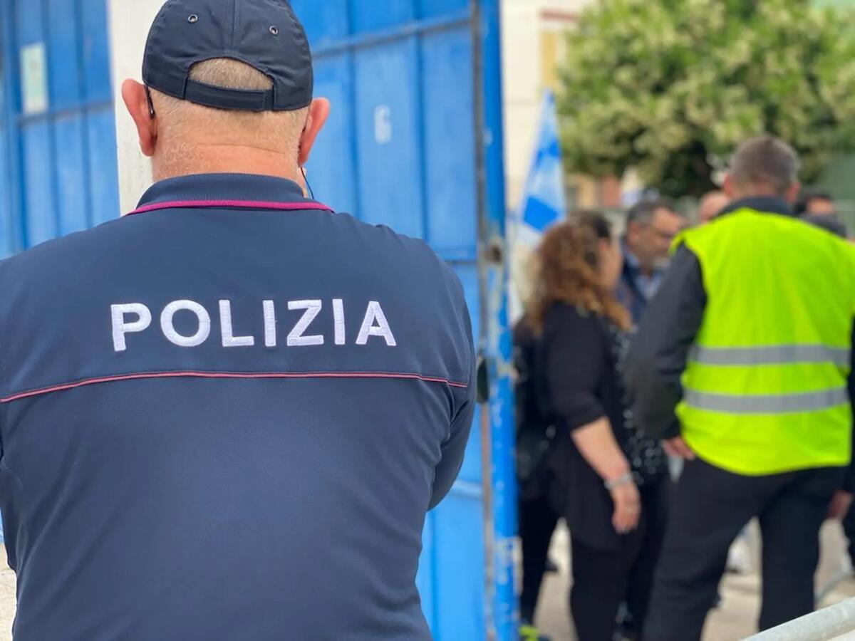 Violenze, petardi, fumogeni e insulti: 10 Daspo, da 1 a 8 anni, ai tifosi della Triestina - 