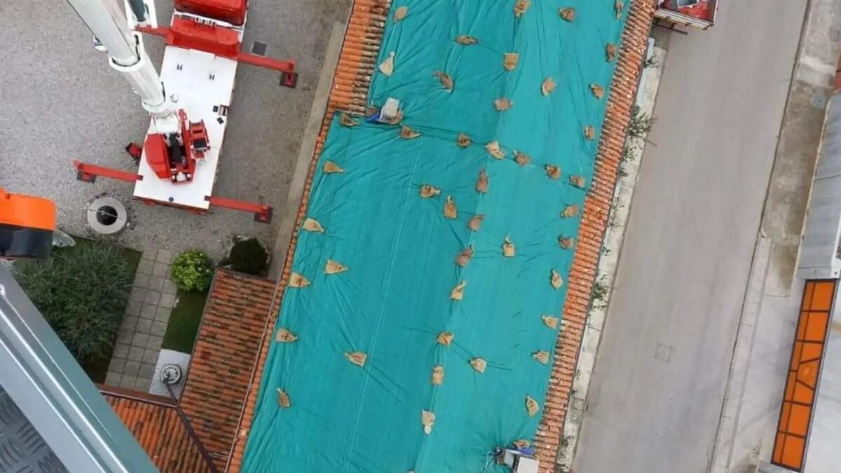 Ancora una caduta dal tetto, ferito un uomo a Gonars - 