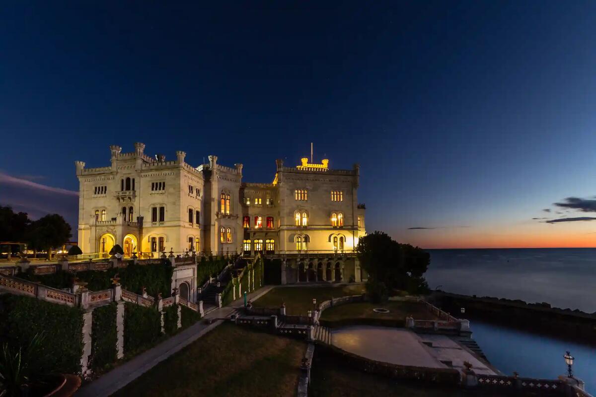 Spettacolo all'alba nel Parco del Castello di Miramare di Trieste il 3 settembre -