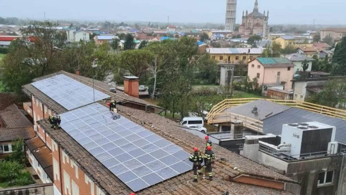 Mortegliano. Cade dal tetto sul quale stava lavorando: ferito un volontario - 