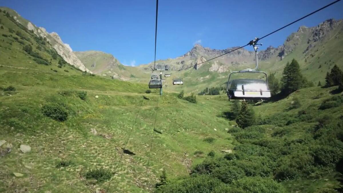 Precipita dalla seggiovia e vola per 7 metri: ferito un escursionista 49enne - 