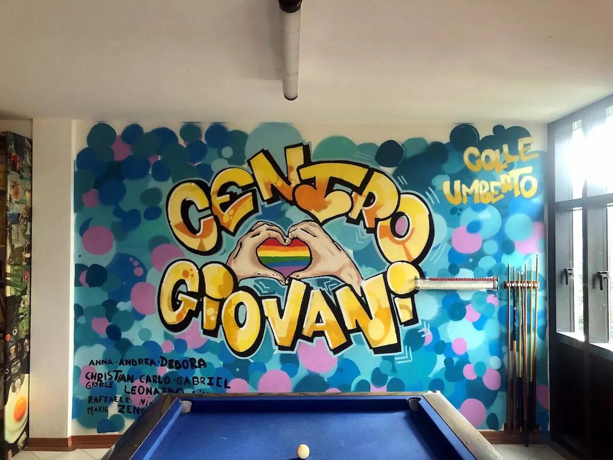 Colle Umberto, il primo graffito dei ragazzi al Centro giovani di San Martino - 
