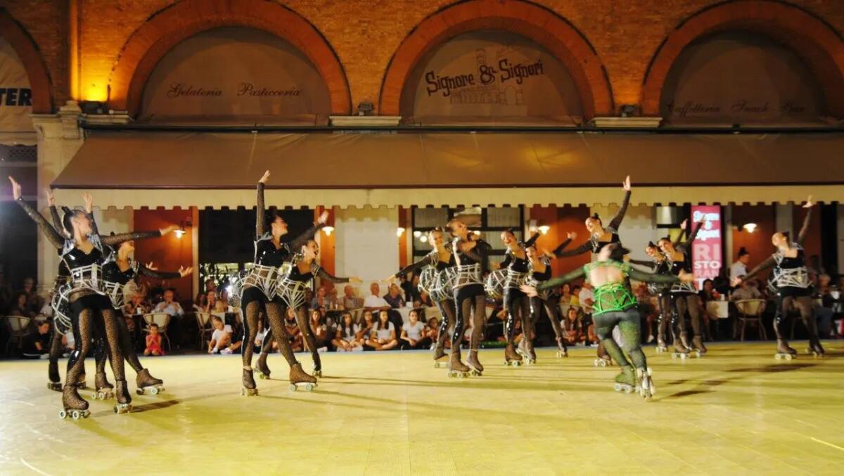 Treviso, si pattina con i campioni in piazza dei signori, sabato 26 agosto torna "stelle sotto le stelle" - 