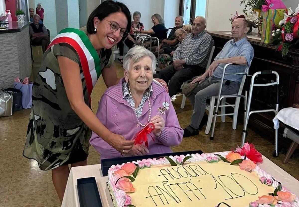 Silea festeggia i 100 anni di Anita Chinotto, moglie dello storico rilegatore Giuriato - 