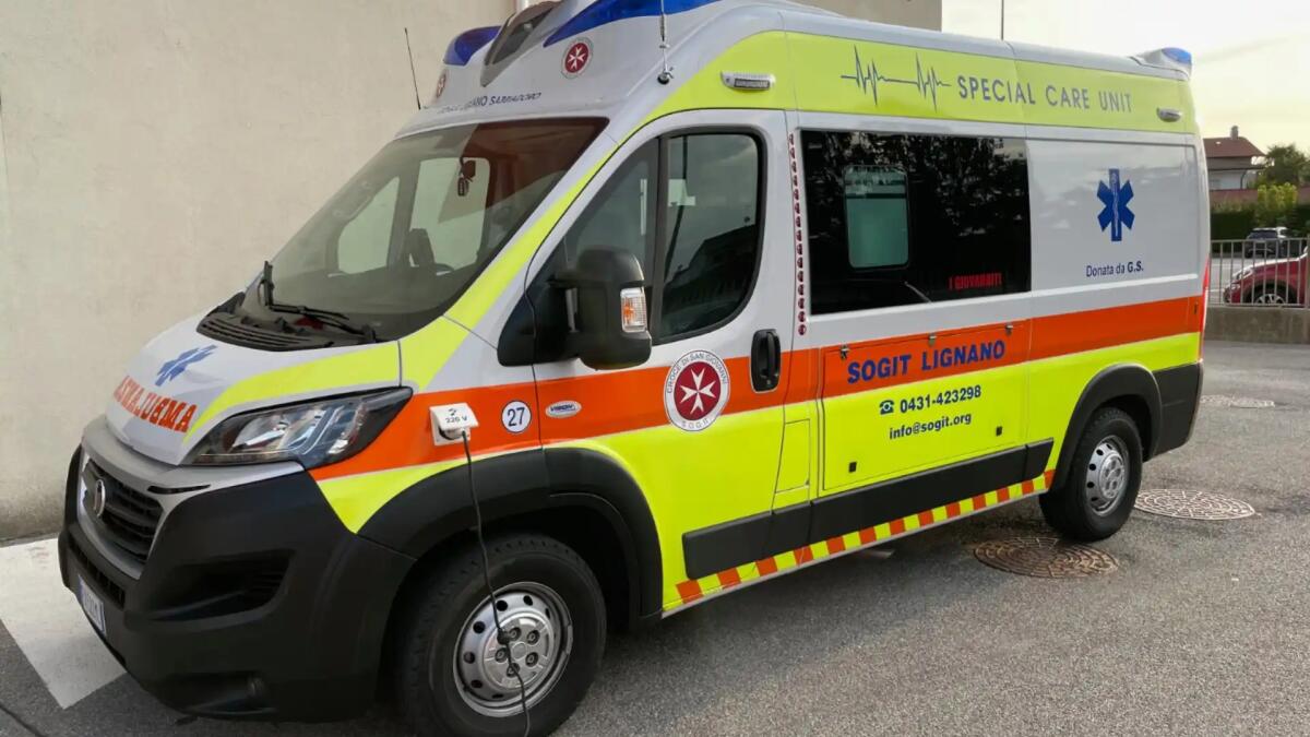 Incidente all'alba a Pocenia, auto finisce fuori strada: ferita 30enne - 