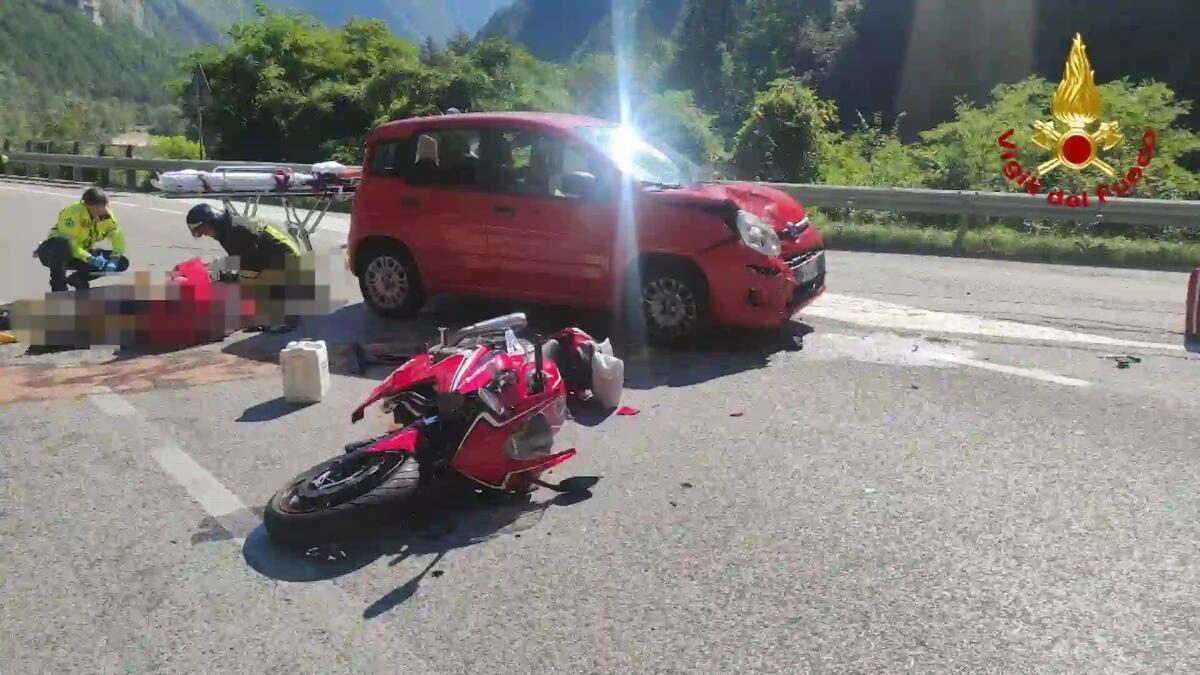 Scontro auto moto in prossimità della galleria: feriti i due conducenti - 