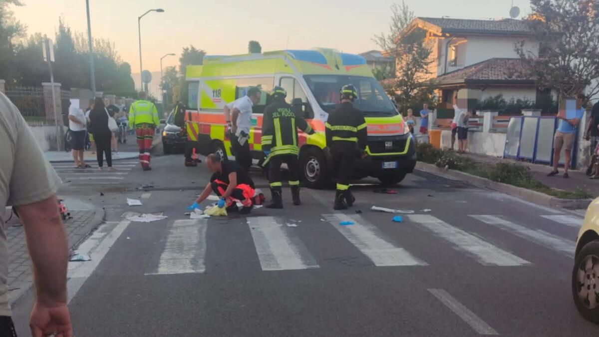 Incidente ad Azzano Decimo, scontro moto auto: ferito il centauro - 
