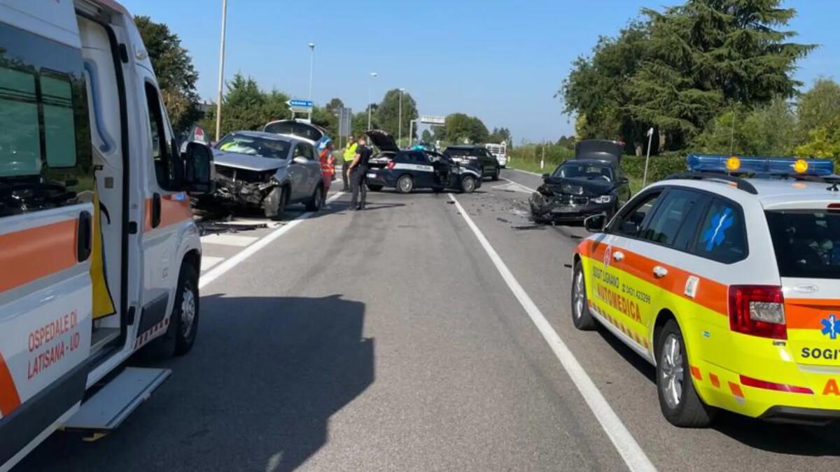 San Michele al Tagliamento. Frontale tra due auto: coinvolte 5 persone tra cui un bimbo di 5 mesi -