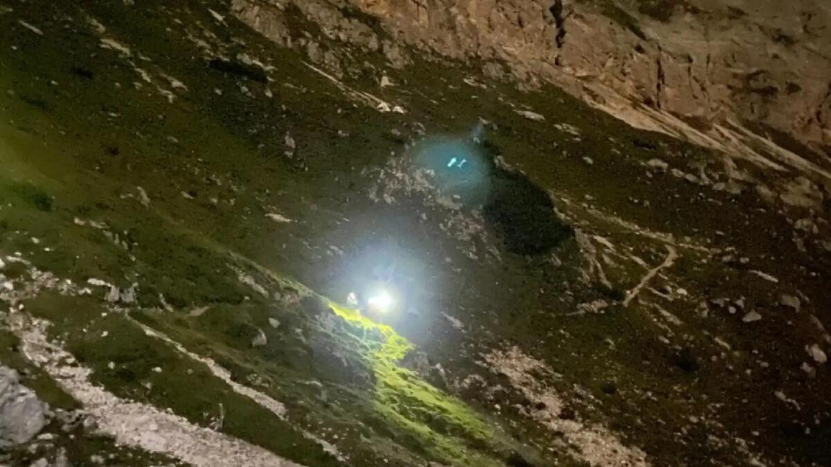 Escursionisti fuori traccia sui monti: due interventi di soccorso nella notte -