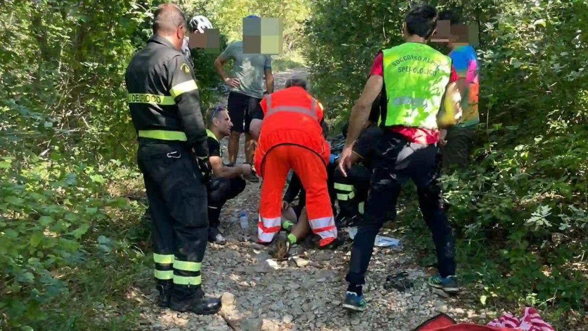 Cade dalla bici, sbatte la testa e riporta un severo trauma cranico: soccorso ciclista 40enne - 