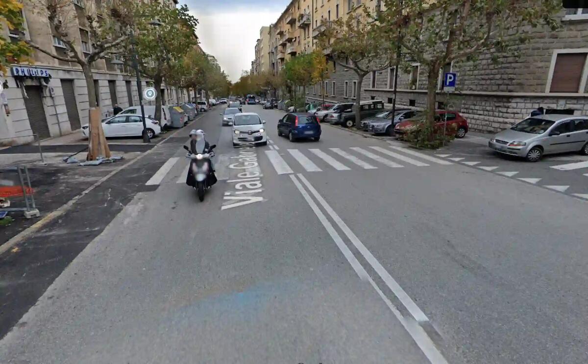 Pedone travolto da un'auto sulle strisce pedonali a Trieste: grave 48enne - 