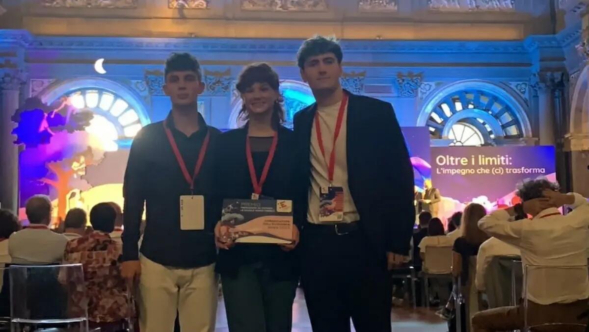 I ragazzi del "Volta" di Udine vincono un premio al Festival Nazionale dell'Economia Civile - 