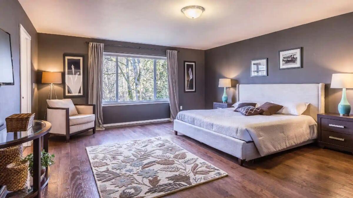 Come arredare le pareti della camera da letto: i consigli degli esperti - 