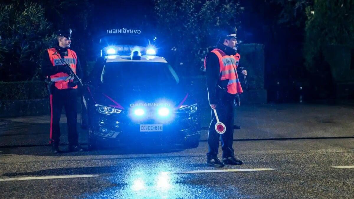 Montereale Valcellina. Un'auto travolge la pattuglia dei carabinieri: due feriti - 