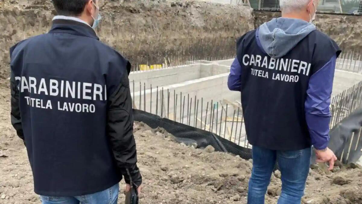 Lavoro nero in Friuli, blitz in cantieri e aziende agricole: maxi sanzioni e attività sospese - 