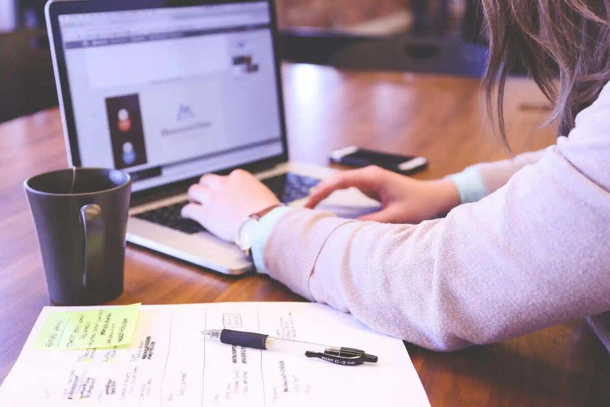 Agenzia Web Digitale: cos'è e come può aiutarti - 