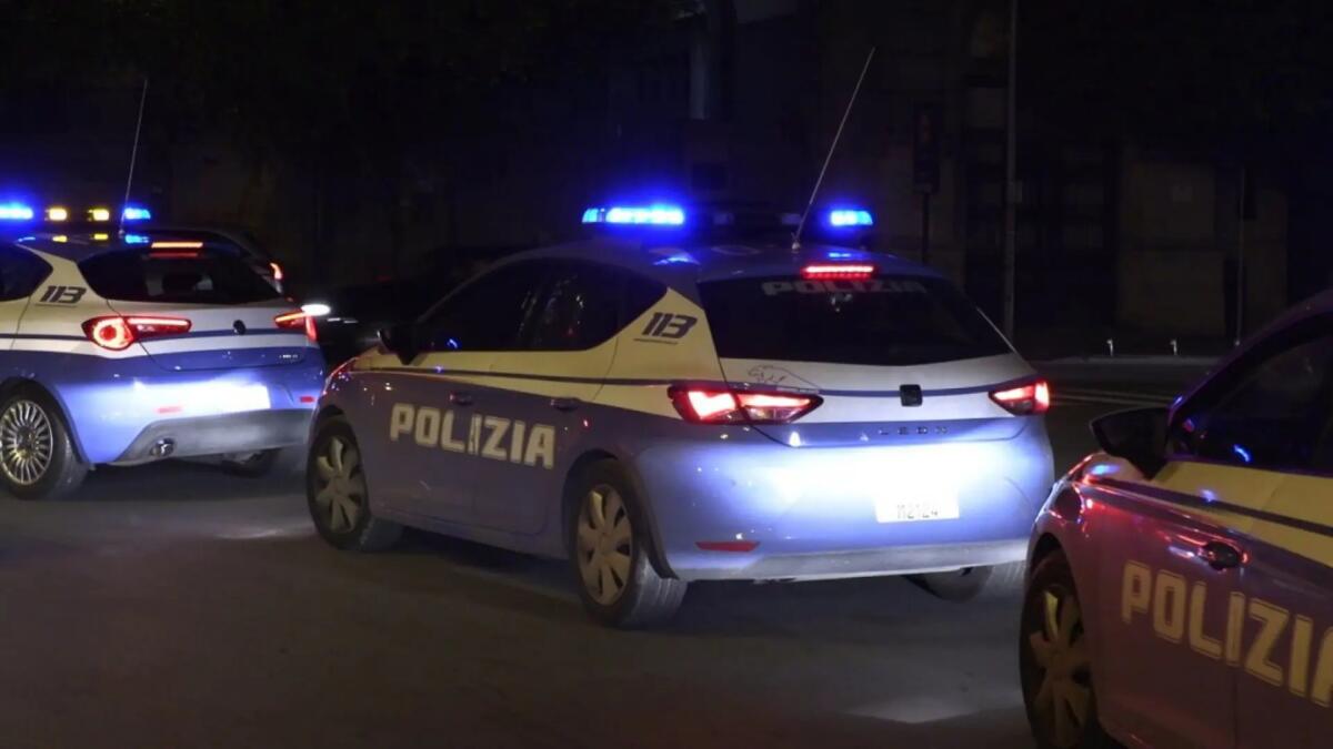 Fugge ad un controllo e sperona l'auto della Polizia, fermato un uomo marocchino irregolare - 