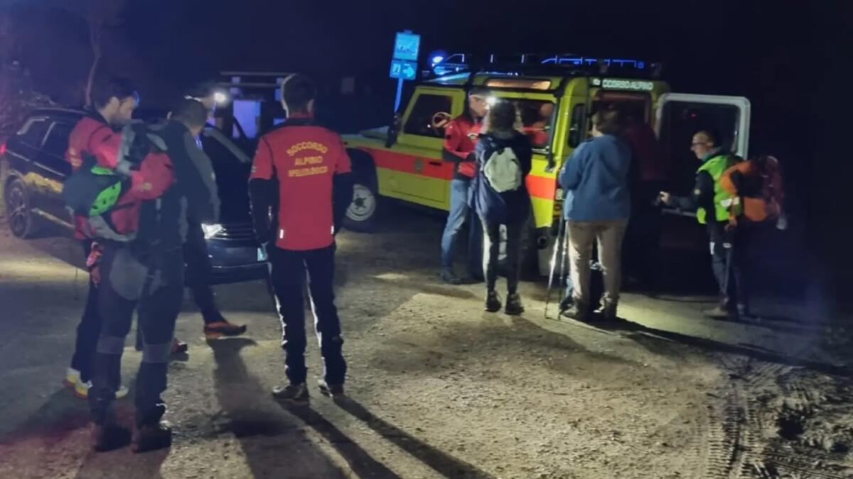Sbagliano sentiero e poi si perdono con il buio a 1900 metri: soccorsi due 50enni udinesi - 