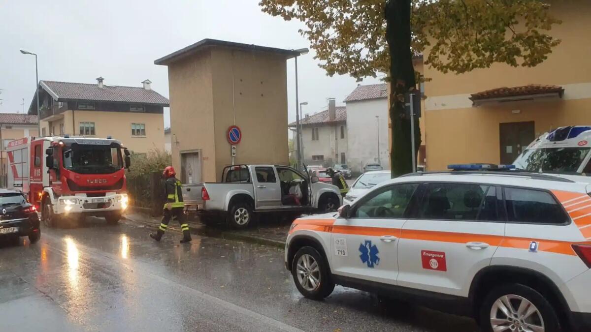 Campoformido. Sbanda e finisce con l'auto fuori strada: ferita la conducente 45enne - 