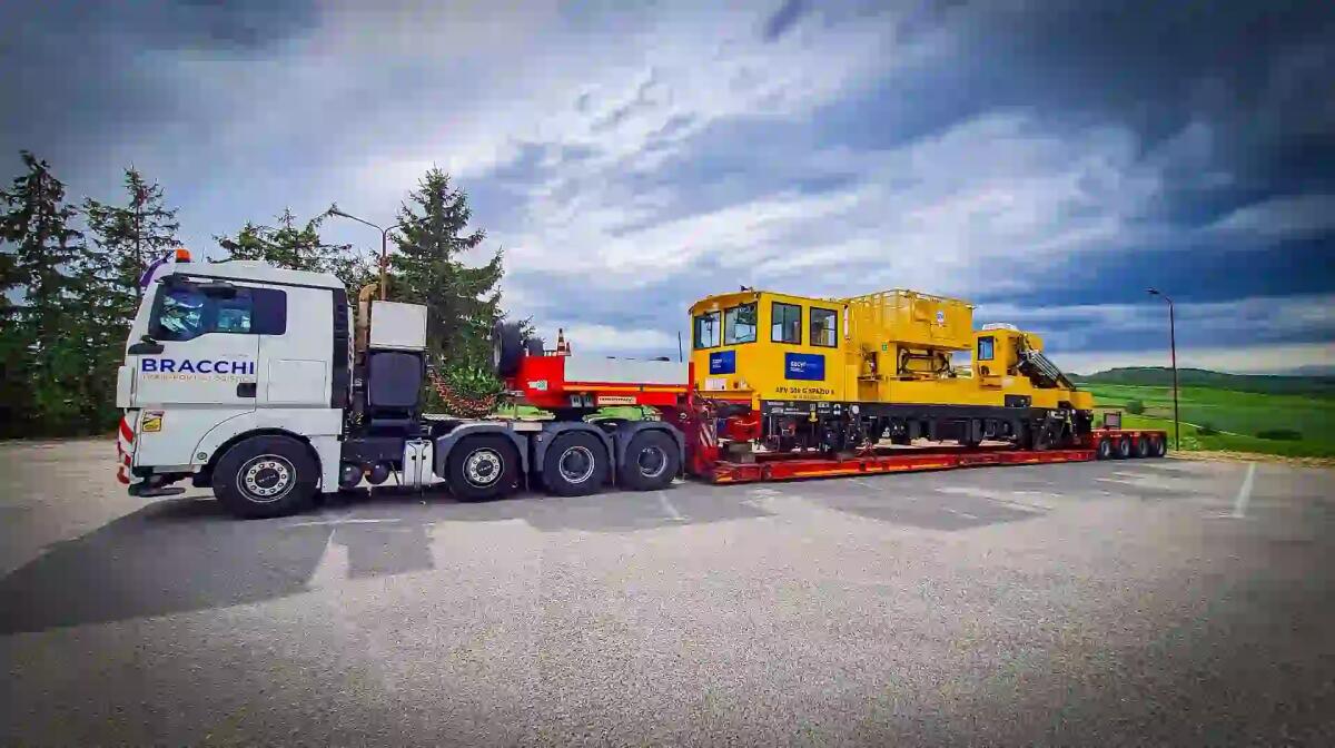 Trasporti eccezionali, Bracchi investe oltre due milioni - 