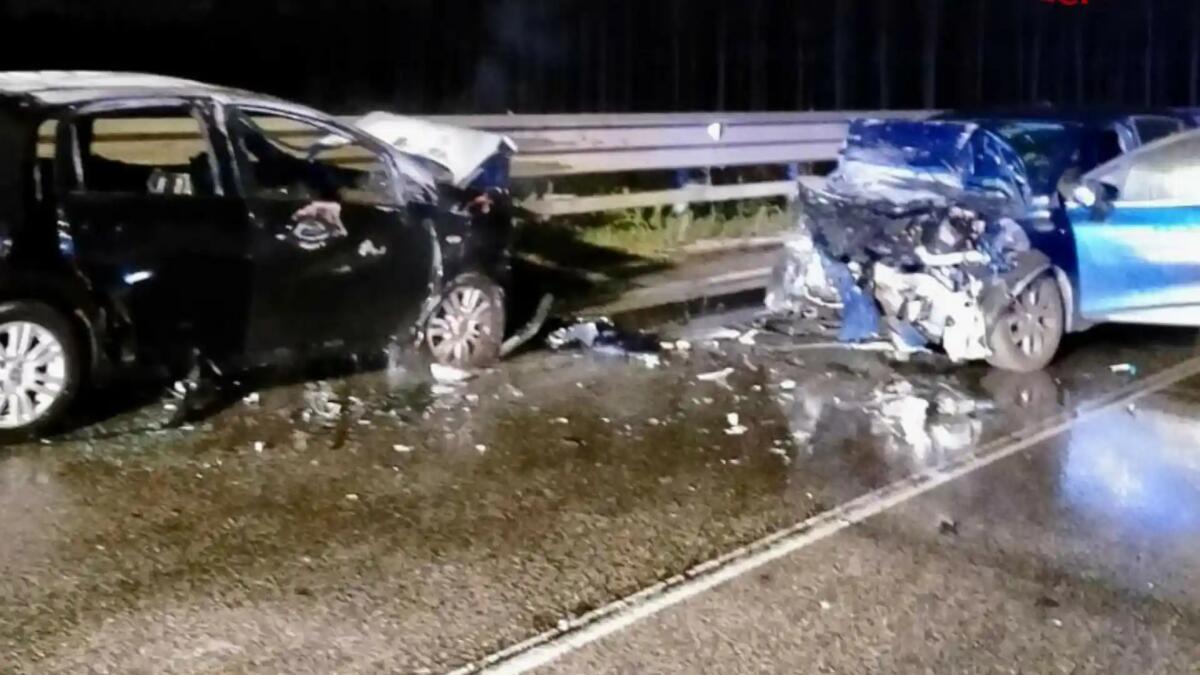 Tremendo scontro frontale tra due auto: feriti i conducenti - 