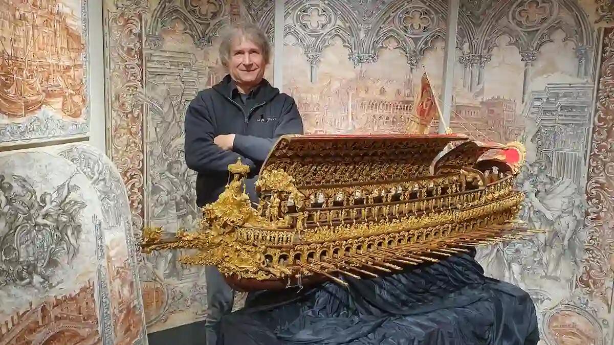 Aperta ArtePadova, da Picasso a Kusama, da Mirò a Bansky. Ad Antiquaria Padova il Bucintoro in oro 24 K - 