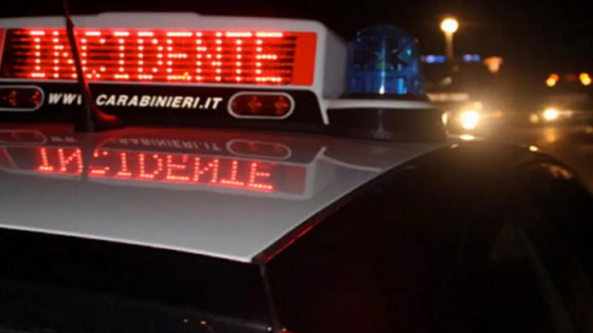 Scontro tra auto e bici nella notte a Udine: grave un giovane -