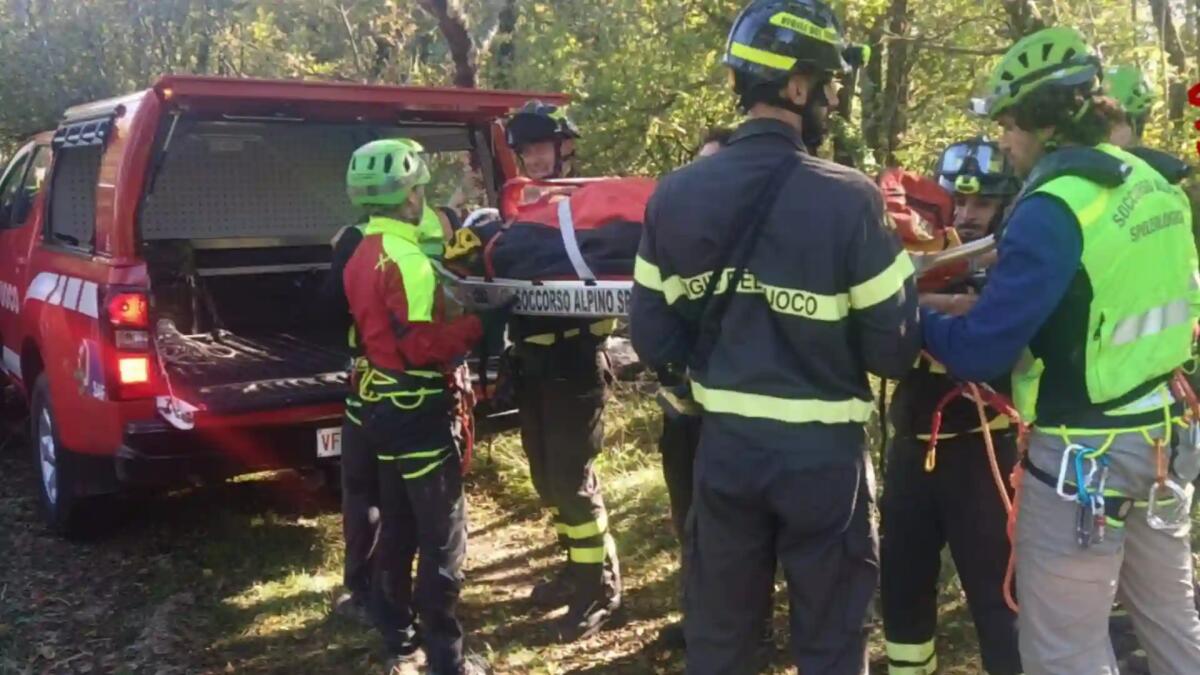Cade nella Grotta Azzurra e rimane bloccata: soccorsa una donna - 