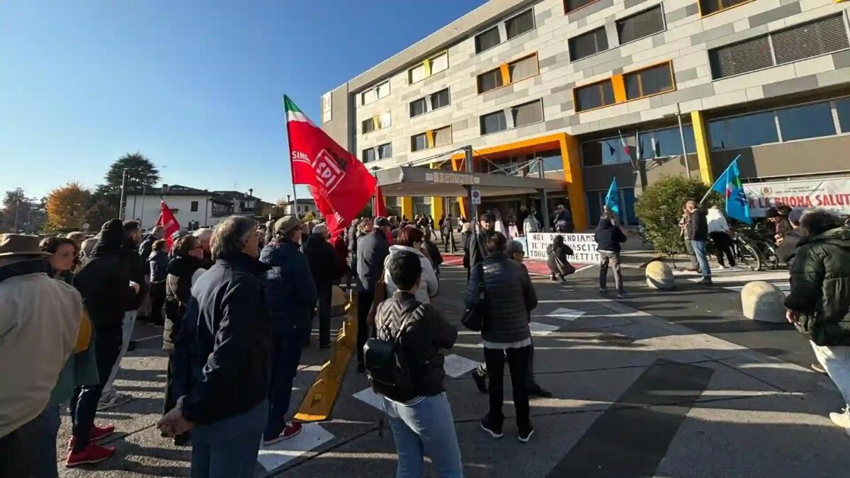Stop al Punto Nascita, si alza la protesta a San Vito al Tagliamento: cittadini in corteo -