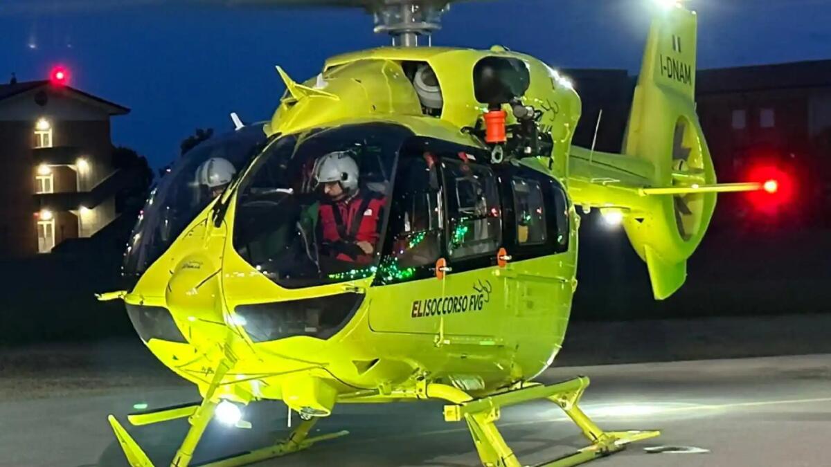 Incidente a Gorgo di Latisana, finiscono con l'auto nel fossato: due feriti - 