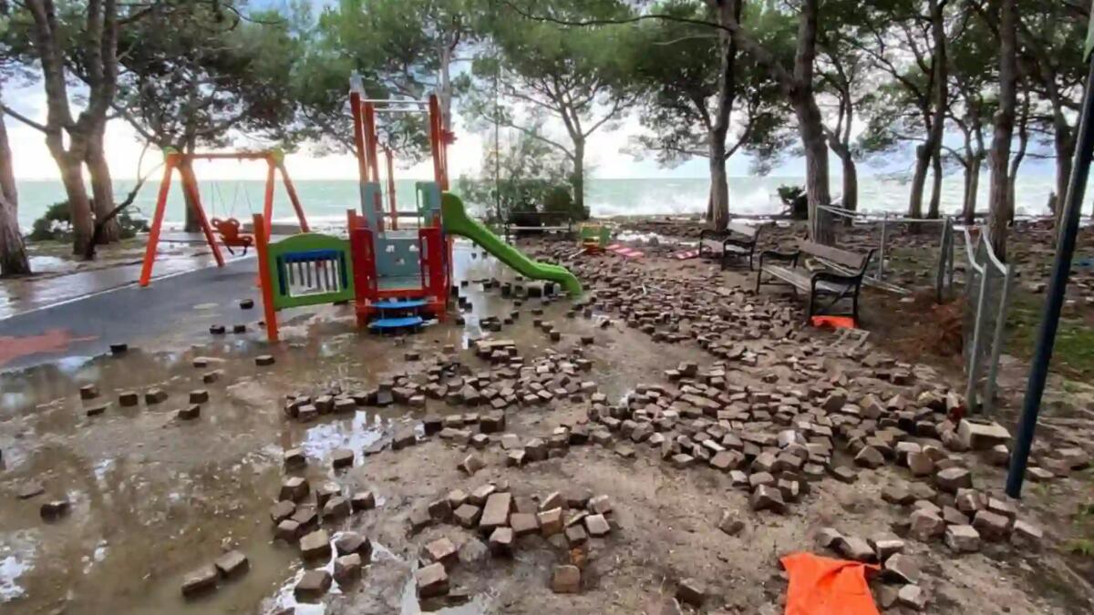 Trieste, conta dei danni dopo la mareggiata: quattro milioni per le aree comunali - 