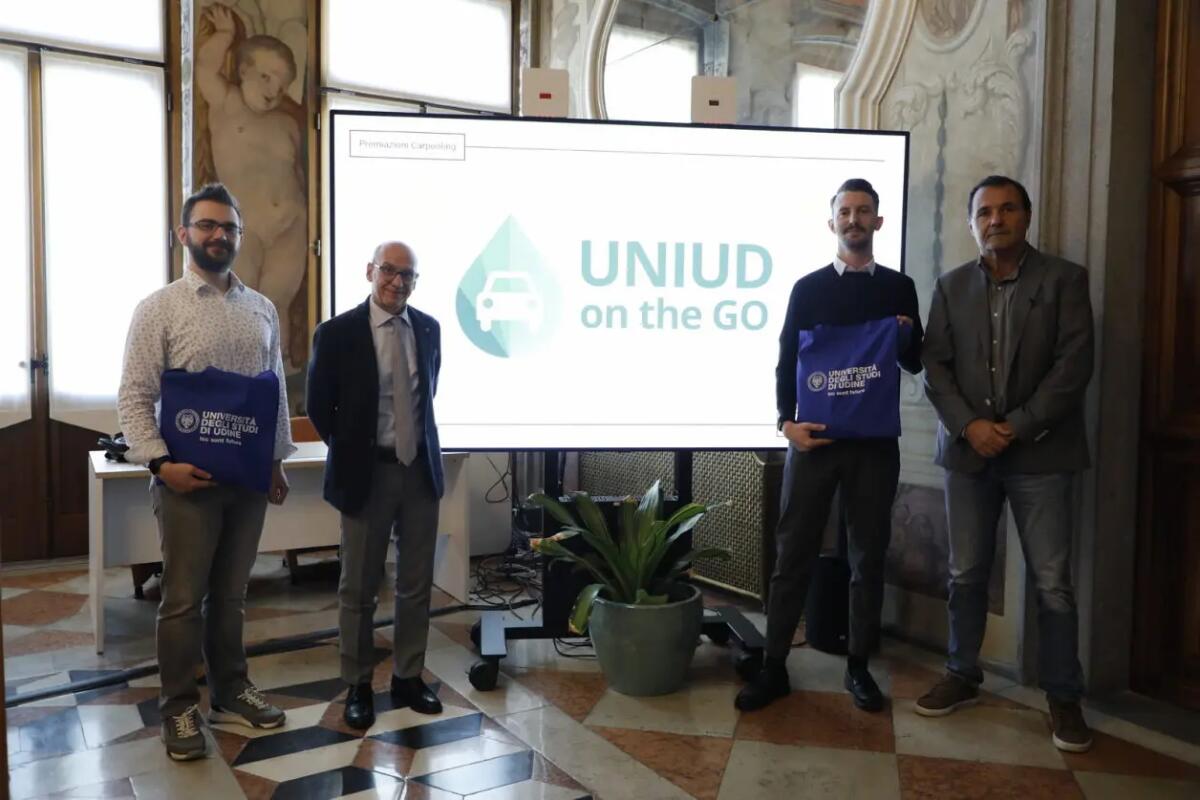 Carpooling, premiati gli studenti autori di logo e claim - 
