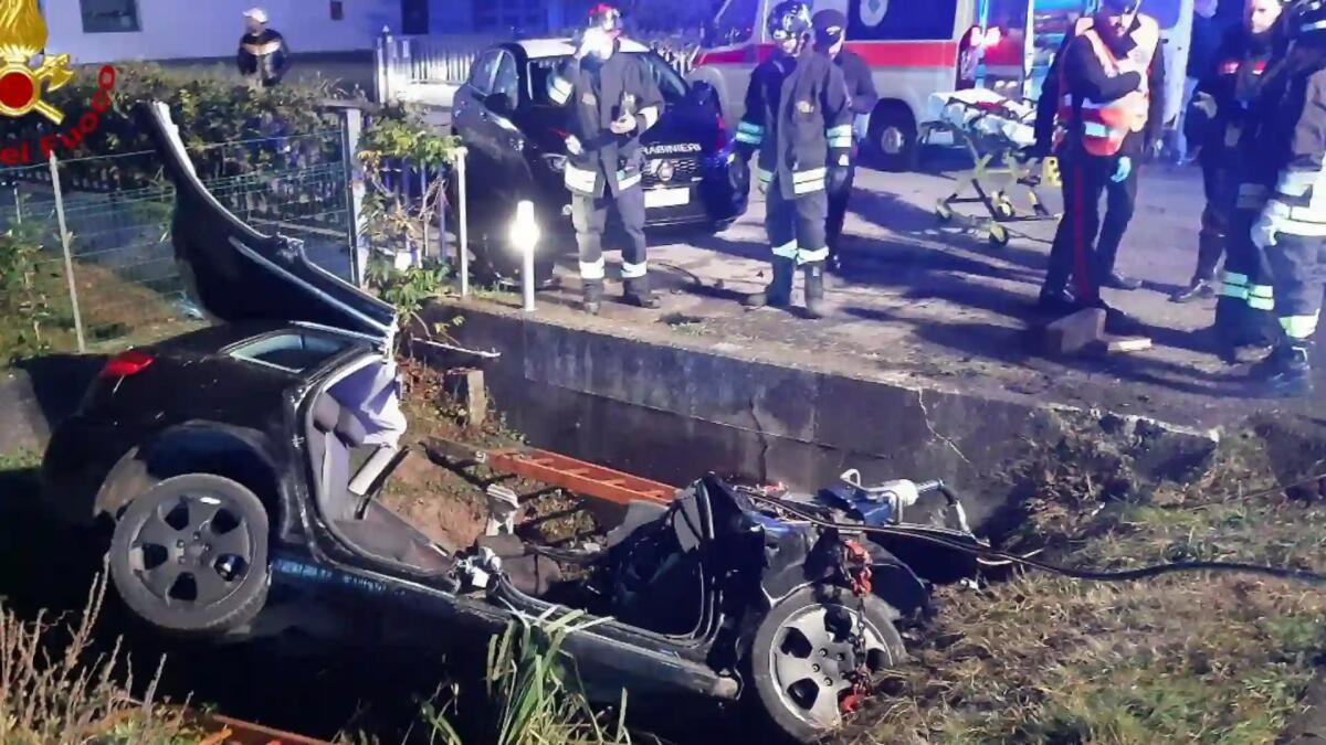 Piombano con l'Audi A3 nel fossato: morti due giovani, altri due gravissimi. Chi sono le vittime - 