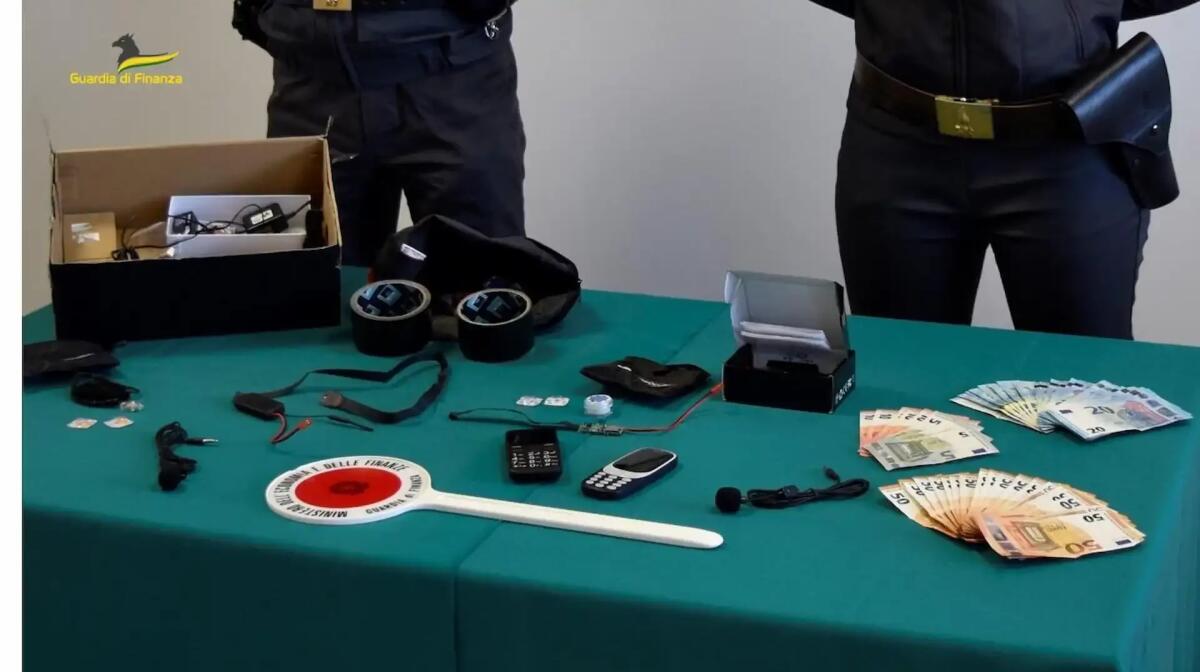 Quiz della patente perfetto, ma la Finanza sventa la truffa: denunciati 4 stranieri - 