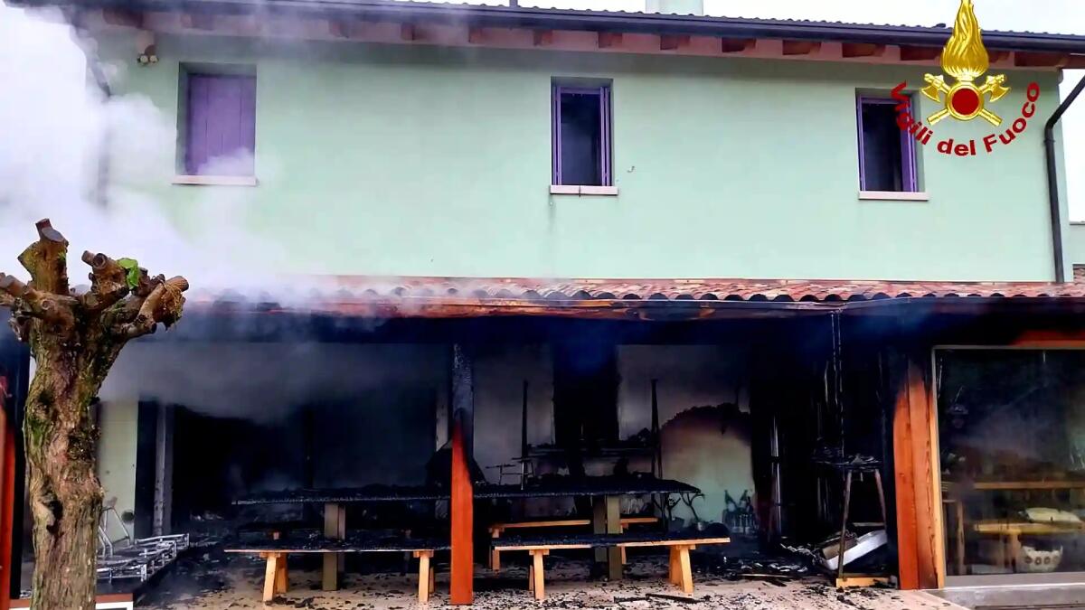 Casa a fuoco a Concordia Sagittaria: 7 persone tra cui 5 minori intossicati -