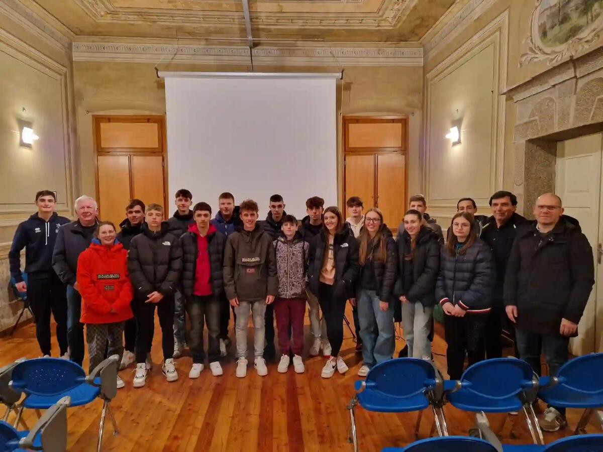 La Sezione AIA di Gradisca d'Isonzo accoglie 35 nuovi arbitri, 9 sono ragazze - 