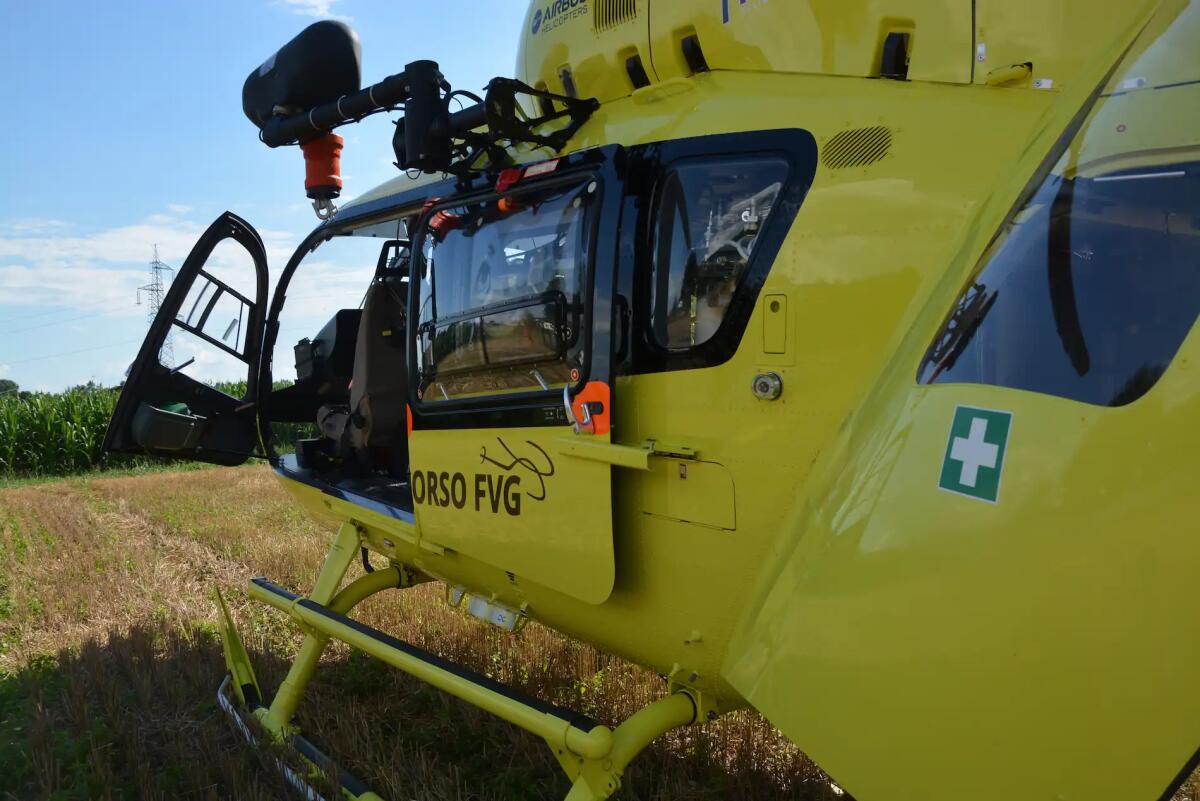 Cade da 10 metri d'altezza mentre lavora: uomo in condizioni serie - 