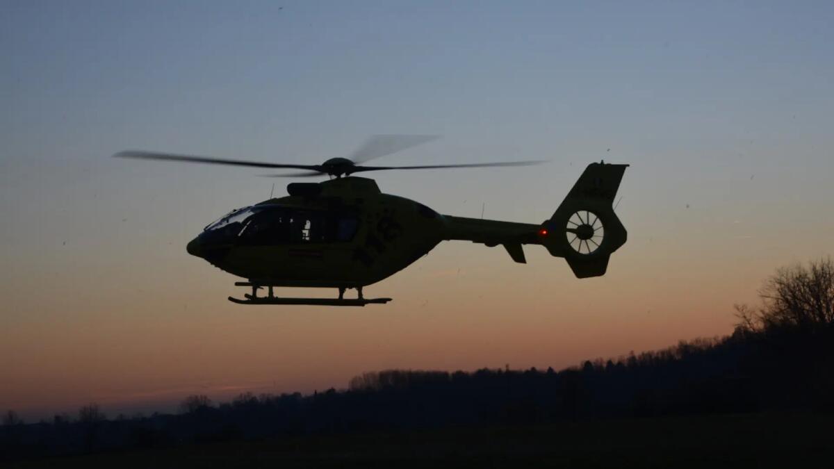 Incidente sul lavoro a Capriva del Friuli, precipita da un'altezza di 4 metri: ferito un operaio - 