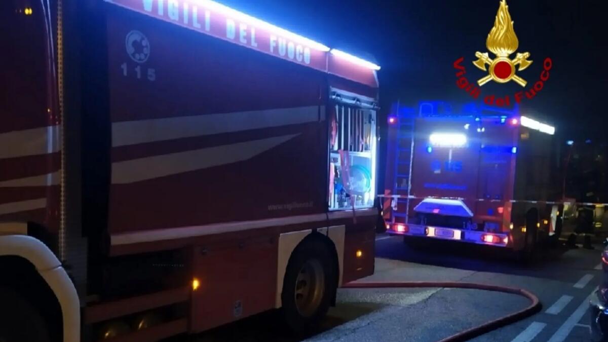 Fiamme dal presepe, incendio nella cappella della casa di riposo a San Vito al Tagliamento - 